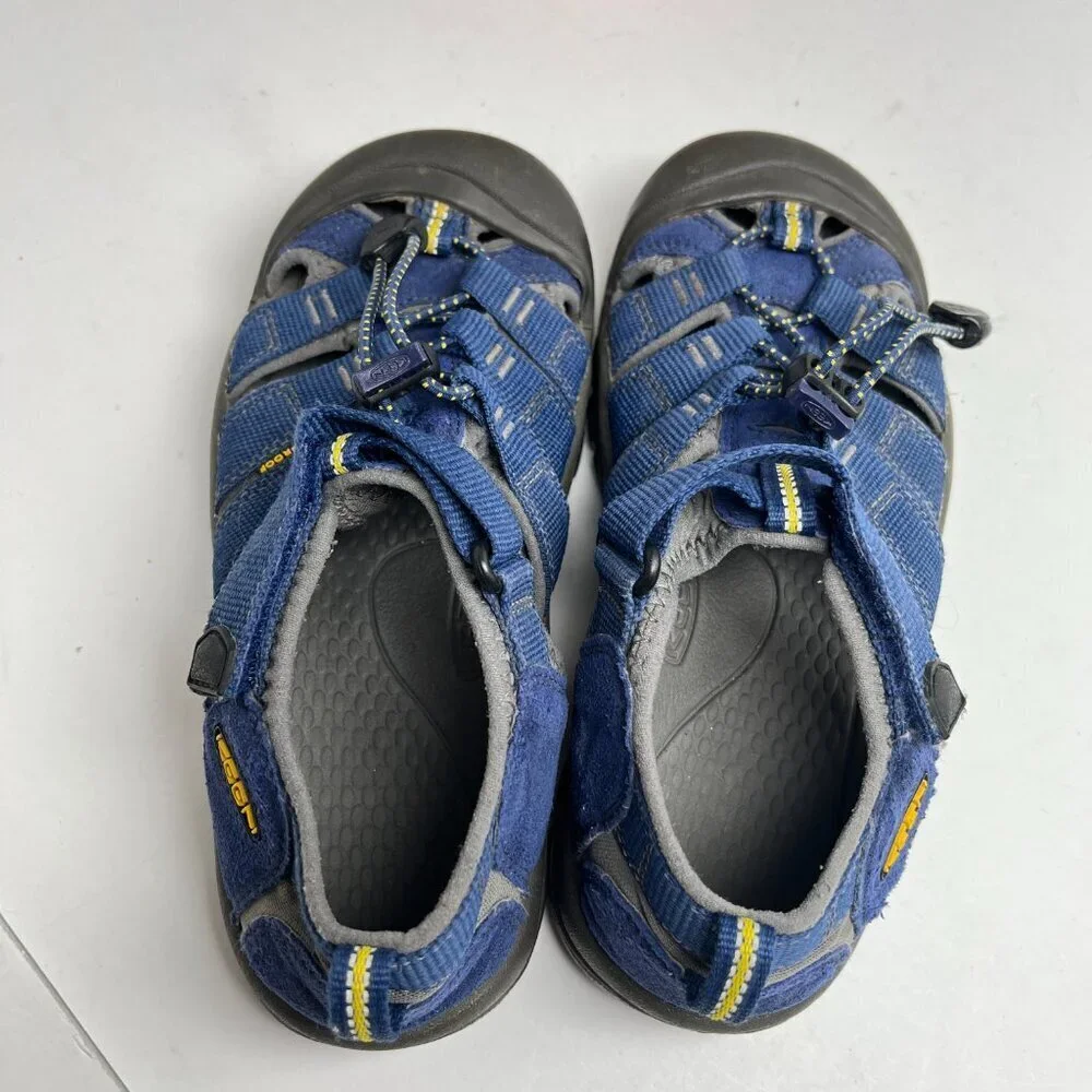 Keen Newport H2 Sandals Big Kid‎ Size US 3 EU 35 waterproof Easy Bungee Velcro